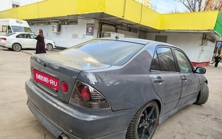 Toyota Altezza, 1998 год, 1 350 000 рублей, 9 фотография