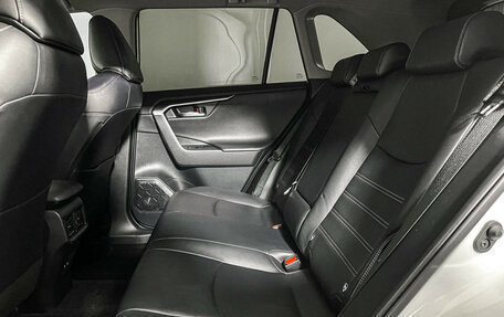 Toyota RAV4, 2021 год, 3 895 000 рублей, 10 фотография