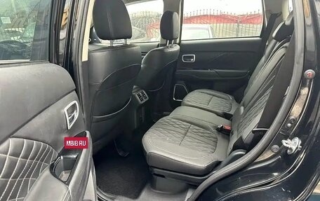 Mitsubishi Outlander III рестайлинг 3, 2021 год, 1 640 000 рублей, 16 фотография