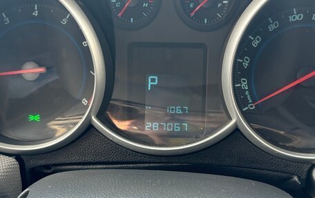 Chevrolet Cruze II, 2010 год, 380 000 рублей, 4 фотография