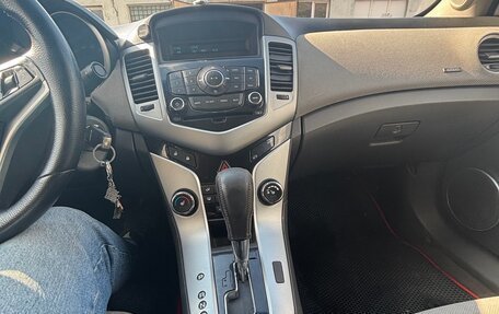 Chevrolet Cruze II, 2010 год, 380 000 рублей, 5 фотография