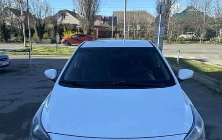 Hyundai Solaris II рестайлинг, 2014 год, 850 000 рублей, 2 фотография