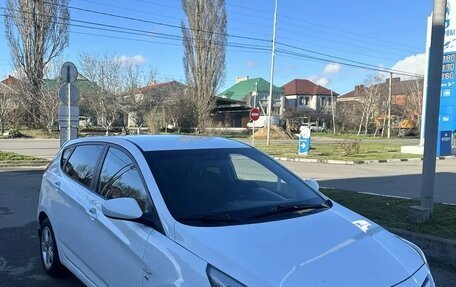 Hyundai Solaris II рестайлинг, 2014 год, 850 000 рублей, 3 фотография