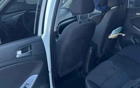 Hyundai Solaris II рестайлинг, 2014 год, 850 000 рублей, 10 фотография