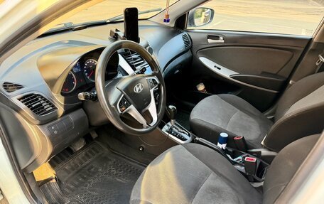 Hyundai Solaris II рестайлинг, 2011 год, 650 000 рублей, 9 фотография