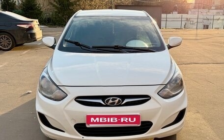Hyundai Solaris II рестайлинг, 2011 год, 650 000 рублей, 3 фотография