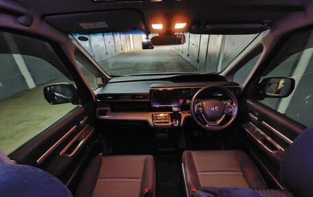 Honda Stepwgn IV, 2019 год, 3 000 000 рублей, 21 фотография