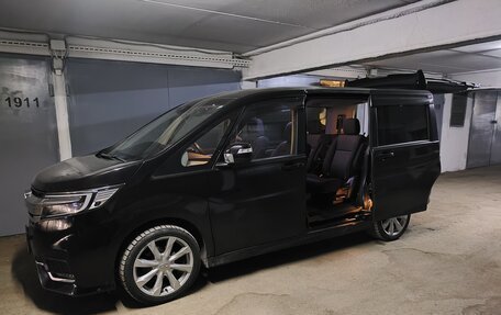 Honda Stepwgn IV, 2019 год, 3 000 000 рублей, 17 фотография