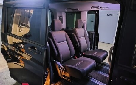 Honda Stepwgn IV, 2019 год, 3 000 000 рублей, 23 фотография