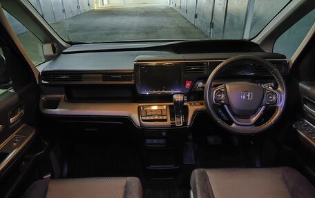 Honda Stepwgn IV, 2019 год, 3 000 000 рублей, 36 фотография