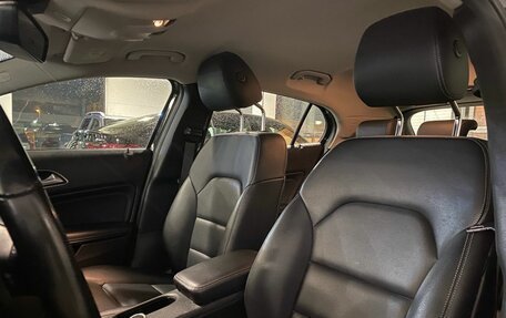 Mercedes-Benz GLA, 2017 год, 1 850 000 рублей, 13 фотография