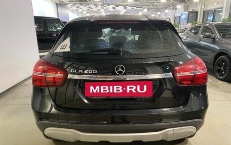 Mercedes-Benz GLA, 2017 год, 1 850 000 рублей, 6 фотография