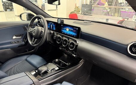 Mercedes-Benz A-Класс, 2018 год, 2 499 000 рублей, 10 фотография