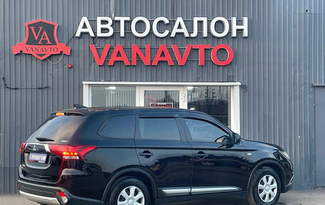 Mitsubishi Outlander III рестайлинг 3, 2017 год, 1 599 000 рублей, 5 фотография