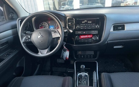 Mitsubishi Outlander III рестайлинг 3, 2017 год, 1 599 000 рублей, 14 фотография