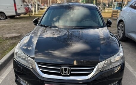 Honda Accord IX рестайлинг, 2013 год, 1 900 000 рублей, 3 фотография