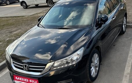 Honda Accord IX рестайлинг, 2013 год, 1 900 000 рублей, 4 фотография
