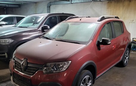 Renault Sandero II рестайлинг, 2022 год, 2 100 000 рублей, 2 фотография