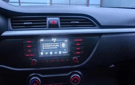 KIA Rio IV, 2019 год, 1 640 000 рублей, 10 фотография