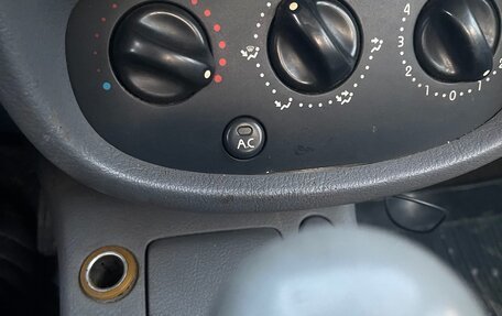 Renault Clio III, 2001 год, 99 000 рублей, 8 фотография