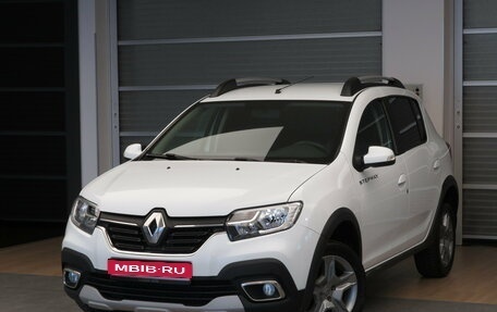 Renault Sandero II рестайлинг, 2020 год, 890 000 рублей, 1 фотография