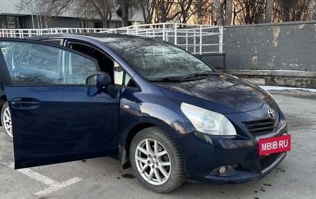 Toyota Verso I, 2009 год, 1 350 000 рублей, 2 фотография