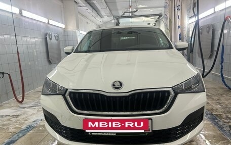 Skoda Rapid II, 2021 год, 1 450 000 рублей, 2 фотография