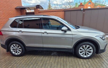 Volkswagen Tiguan II, 2021 год, 3 000 000 рублей, 2 фотография