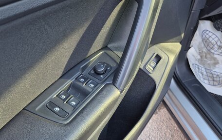 Volkswagen Tiguan II, 2021 год, 3 000 000 рублей, 21 фотография