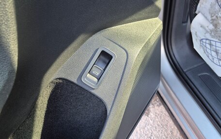 Volkswagen Tiguan II, 2021 год, 3 000 000 рублей, 22 фотография