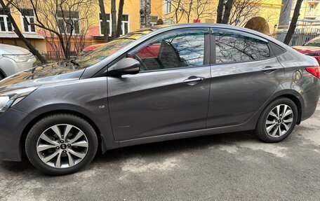Hyundai Solaris II рестайлинг, 2015 год, 970 000 рублей, 4 фотография