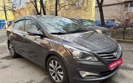 Hyundai Solaris II рестайлинг, 2015 год, 970 000 рублей, 2 фотография
