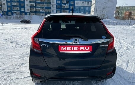 Honda Fit III, 2018 год, 1 480 000 рублей, 2 фотография