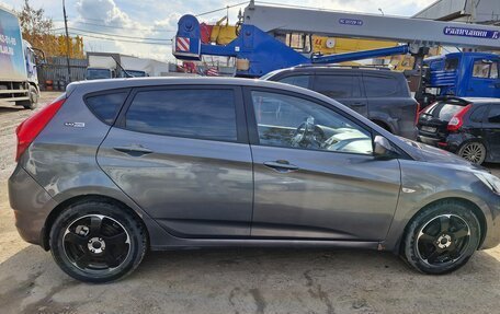 Hyundai Solaris II рестайлинг, 2012 год, 700 000 рублей, 4 фотография