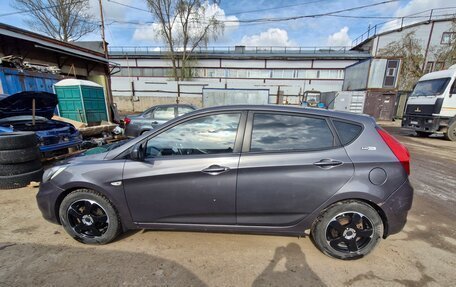 Hyundai Solaris II рестайлинг, 2012 год, 700 000 рублей, 7 фотография