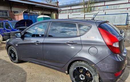 Hyundai Solaris II рестайлинг, 2012 год, 700 000 рублей, 6 фотография