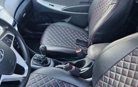 Hyundai Solaris II рестайлинг, 2012 год, 700 000 рублей, 12 фотография