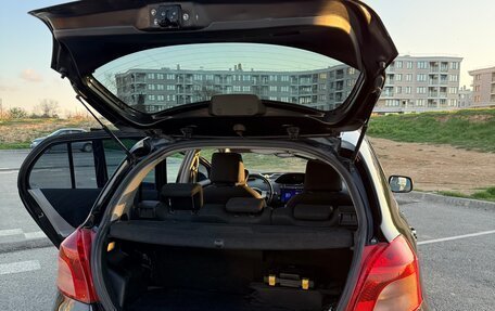 Toyota Yaris III рестайлинг, 2007 год, 610 000 рублей, 10 фотография