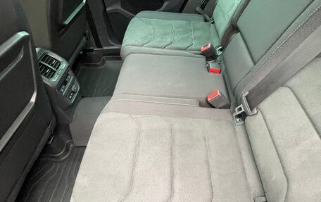 Volkswagen Tiguan II, 2019 год, 4 500 000 рублей, 20 фотография