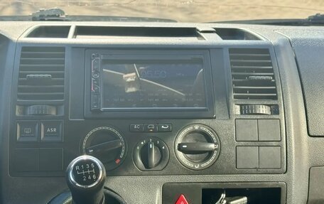 Volkswagen Transporter T5 рестайлинг, 2004 год, 949 000 рублей, 17 фотография