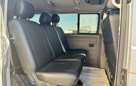 Volkswagen Transporter T5 рестайлинг, 2004 год, 949 000 рублей, 18 фотография