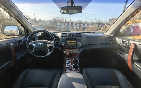 Toyota Highlander III, 2012 год, 1 879 000 рублей, 12 фотография