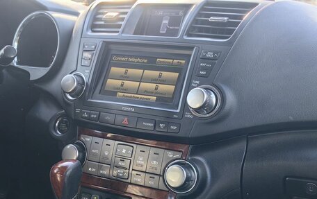 Toyota Highlander III, 2012 год, 1 879 000 рублей, 10 фотография