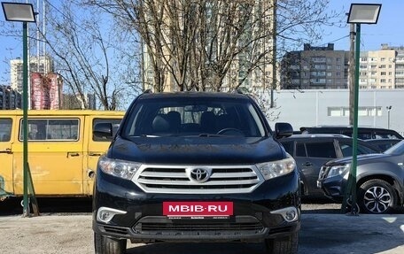 Toyota Highlander III, 2012 год, 1 879 000 рублей, 2 фотография