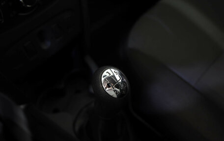 Renault Logan II, 2017 год, 799 000 рублей, 12 фотография