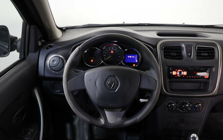 Renault Logan II, 2017 год, 799 000 рублей, 10 фотография