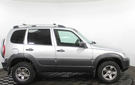 Chevrolet Niva I рестайлинг, 2018 год, 815 000 рублей, 5 фотография