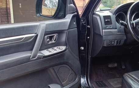 Mitsubishi Pajero IV, 2011 год, 2 480 000 рублей, 10 фотография