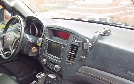 Mitsubishi Pajero IV, 2011 год, 2 480 000 рублей, 21 фотография