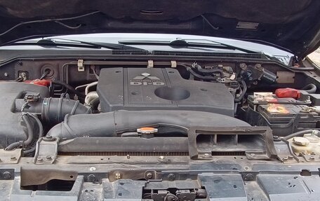 Mitsubishi Pajero IV, 2011 год, 2 480 000 рублей, 24 фотография